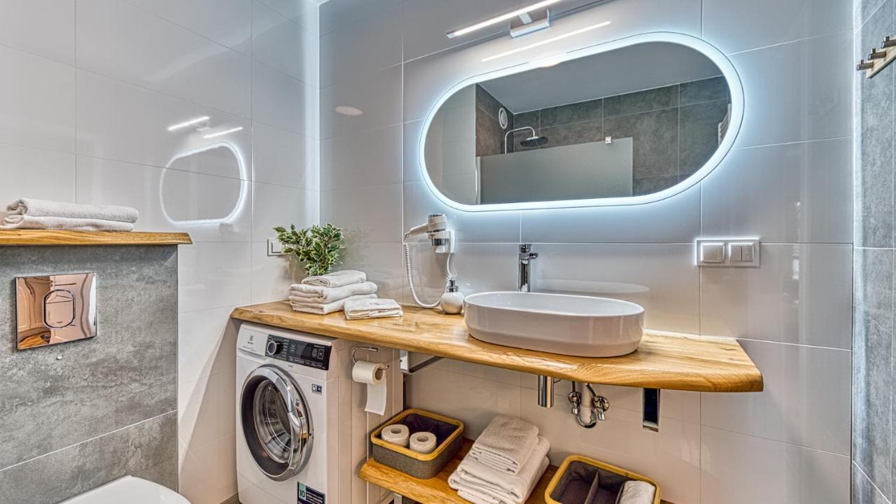 A2 Domitu Z Basenem, Sauna, Jacuzzi - 5d *
